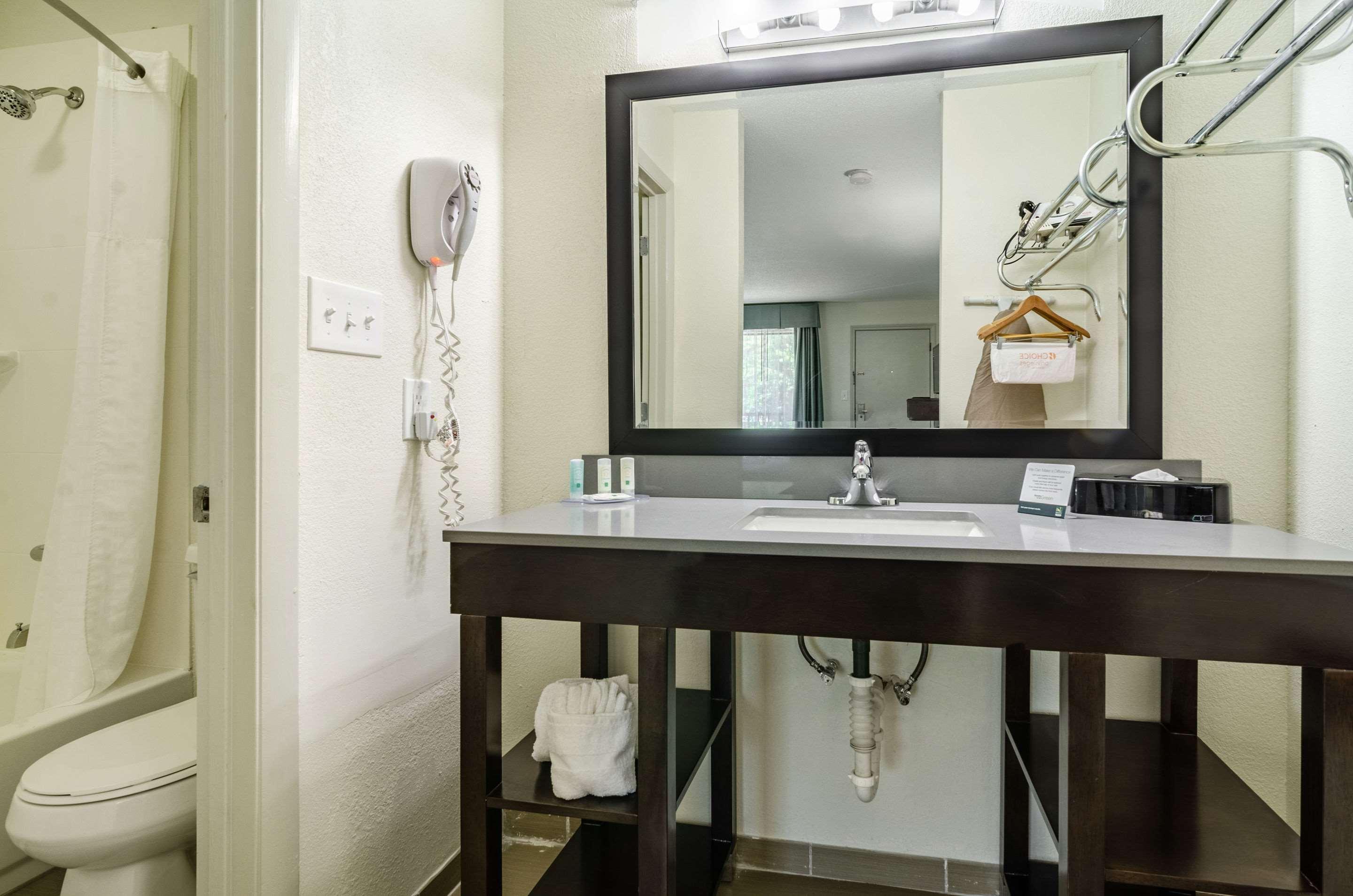 Quality Inn & Suites Creedmor - Butner Creedmoor Extérieur photo